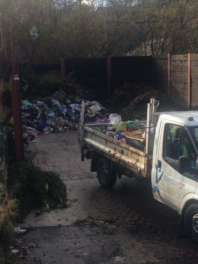 Our Refuse workers have just removed fly tipped waste from Smithy Street, keeping the streets clean! 